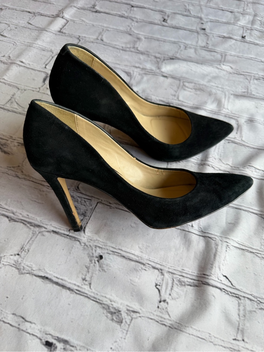 Saks Fifth Avenue Cady Black Suede Heels Pumps Event Party Classic 7.5